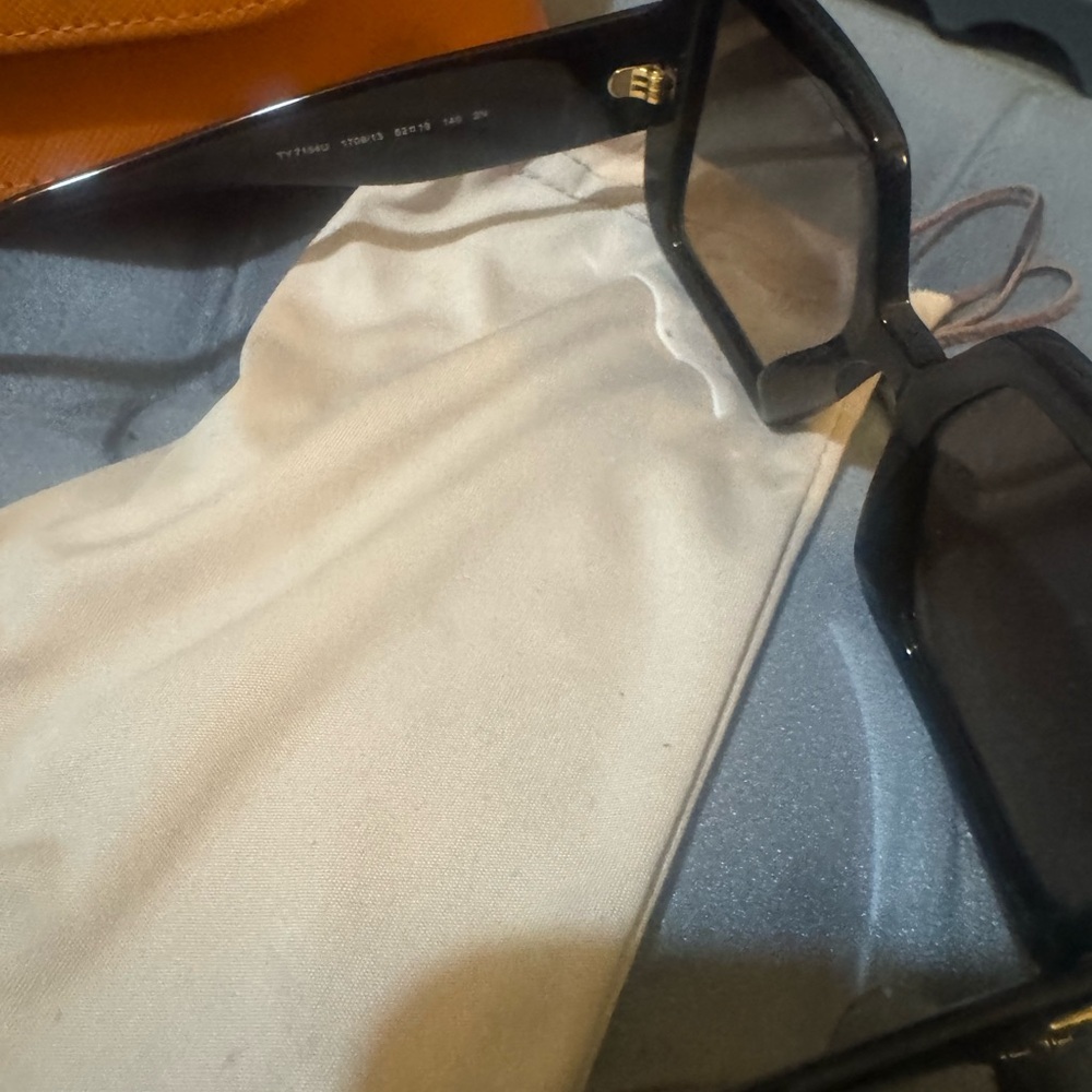 Tory Burch Black Square Frame Sunglasses with Brown Lenses - Picture 7 of 8
